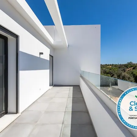 Villa Luxury 47 *