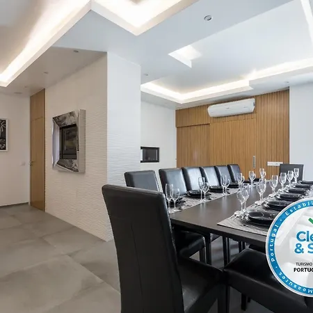 Villa Luxury 47 *